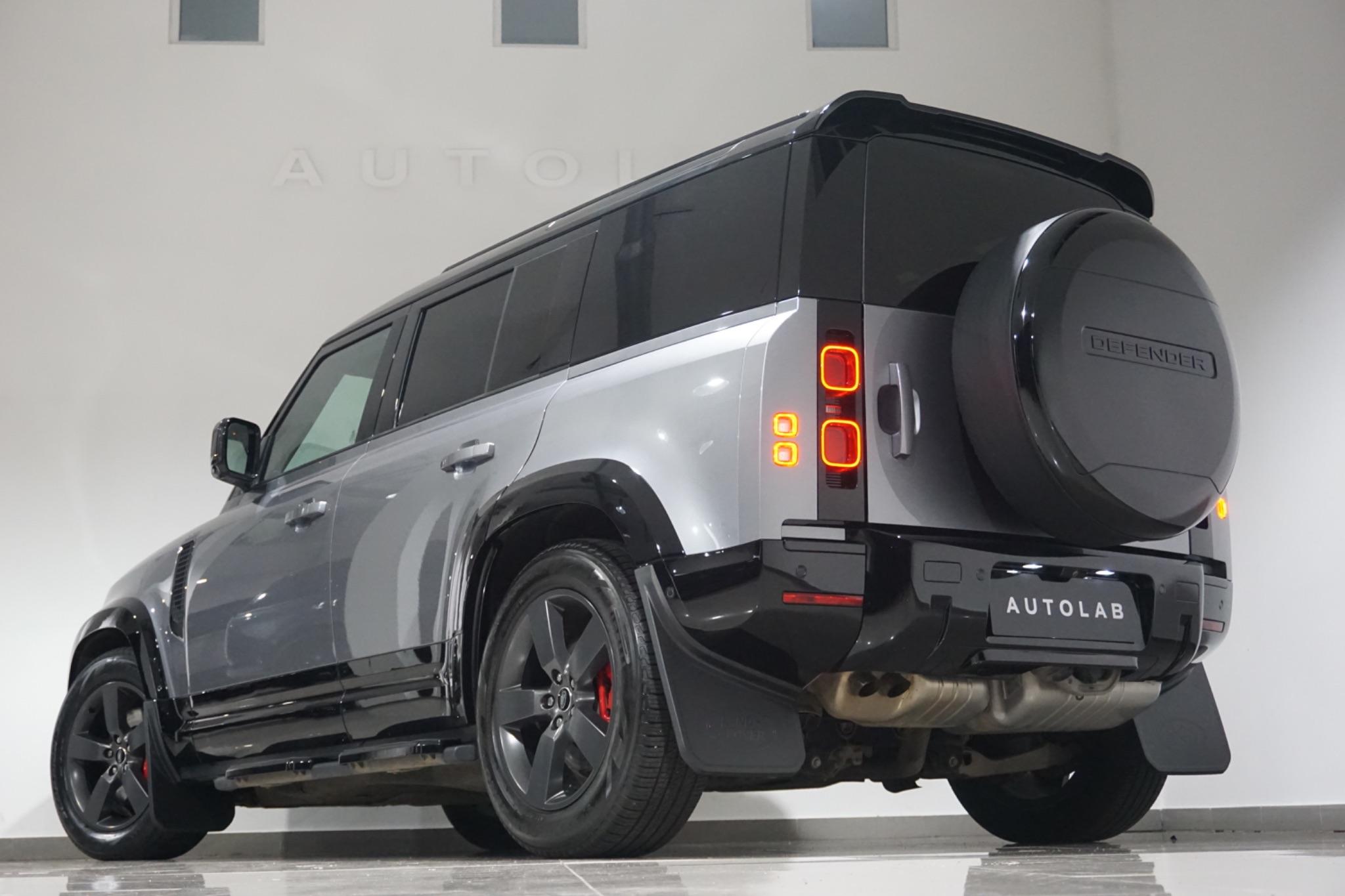 Land Rover Defender 110 3.0 D300 MHEV SE Hard Top SUV Auto 4WD MWB Euro 6 (s/s) 5dr